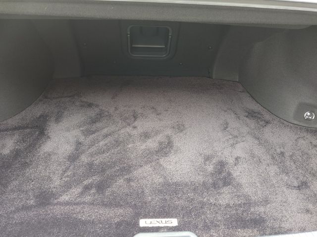 TOYOTA LEXUS ES300H 2019 Image 31