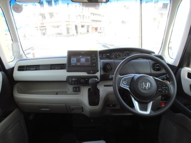 HONDA N BOX 2017 Image 31