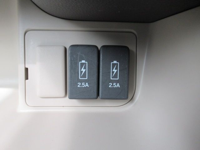 HONDA N BOX 2017 Image 31