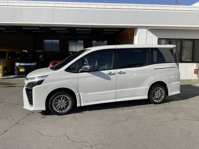 TOYOTA VOXY HYBRID 2021 Image 31