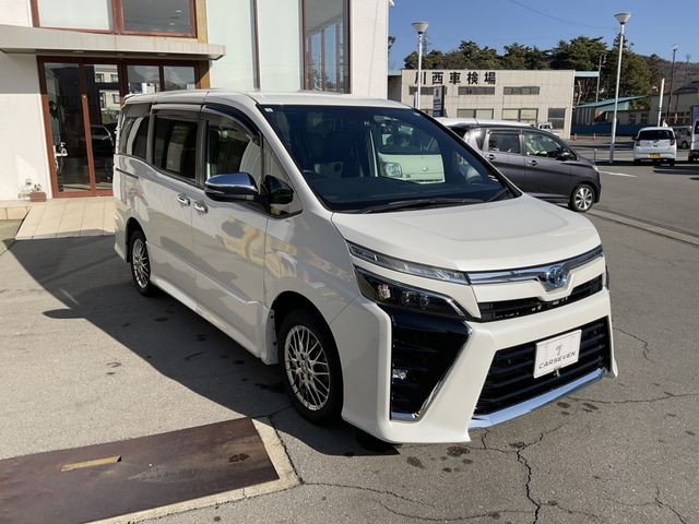 TOYOTA VOXY HYBRID 2021 Image 31
