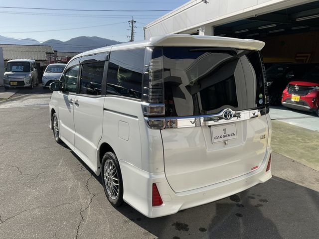 TOYOTA VOXY HYBRID 2021 Image 31