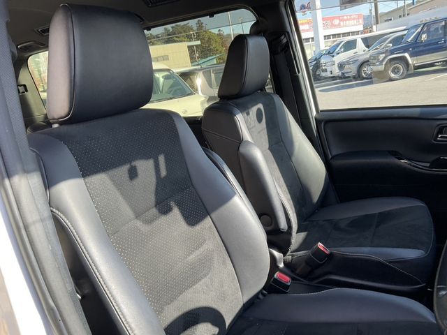 TOYOTA VOXY HYBRID 2021 Image 31