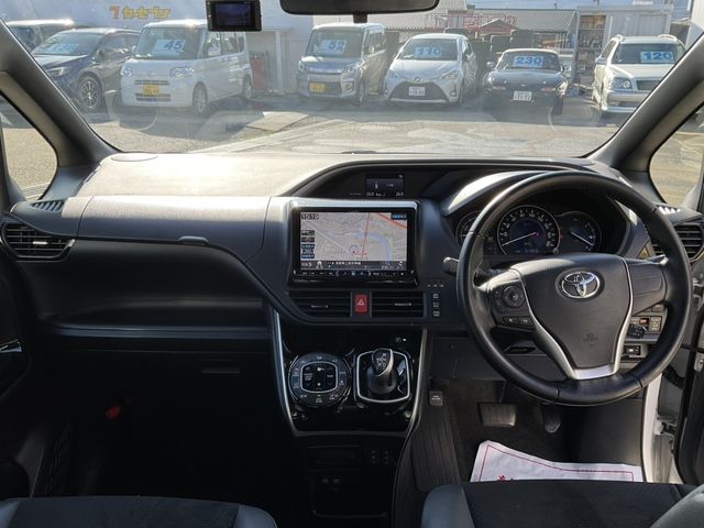 TOYOTA VOXY HYBRID 2021 Image 31