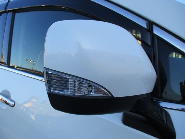 NISSAN ELGRAND 2016 Image 31