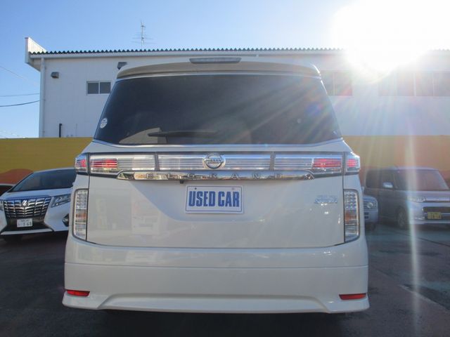 NISSAN ELGRAND 2016 Image 31
