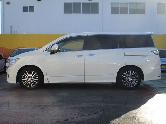 NISSAN ELGRAND 2016 Image 31