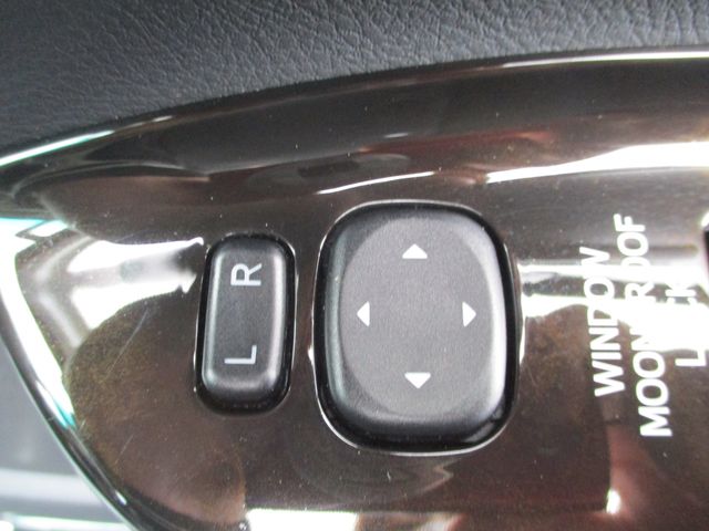 TOYOTA VELLFIRE 2013 Image 31