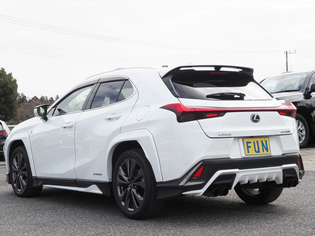 TOYOTA LEXUS UX250H 2021 Image 31