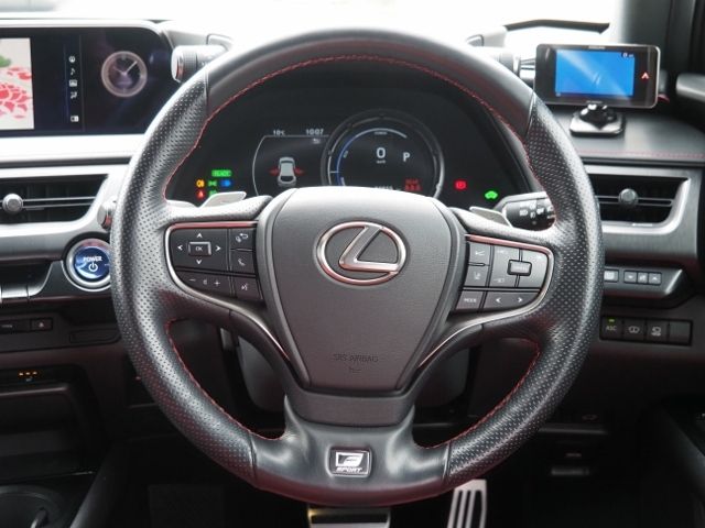 TOYOTA LEXUS UX250H 2021 Image 31