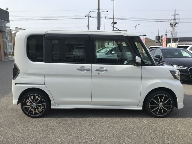 DAIHATSU TANTO CUSTOM 2015 Image 31