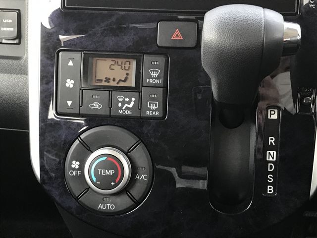 DAIHATSU TANTO CUSTOM 2015 Image 31