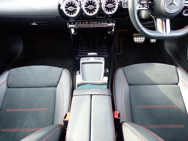 MERCEDES BENZ CLA SH 2023 Image 31