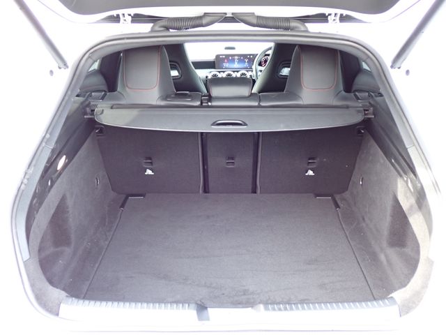 MERCEDES BENZ CLA SH 2023 Image 31