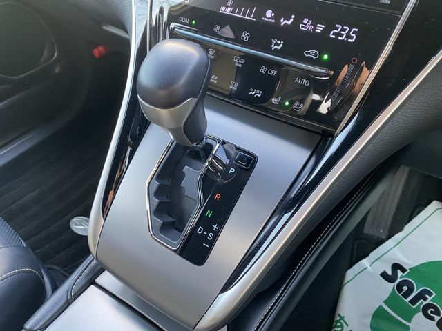 TOYOTA HARRIER HYBRID 2017 Image 31