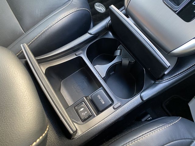 TOYOTA HARRIER HYBRID 2017 Image 31