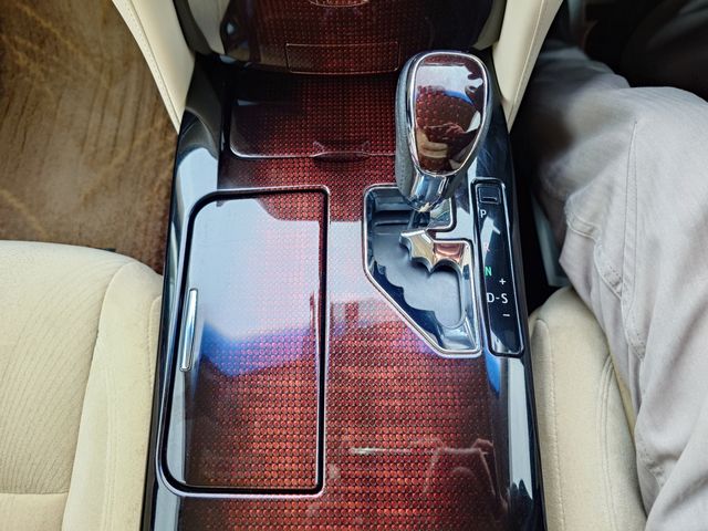 TOYOTA CROWN SEDAN HYBRID 2016 Image 31