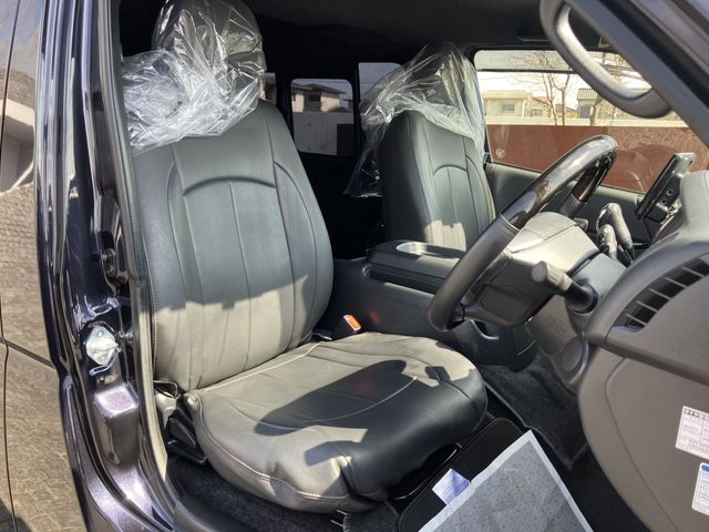 TOYOTA HIACE VAN 2WD 2022 Image 31