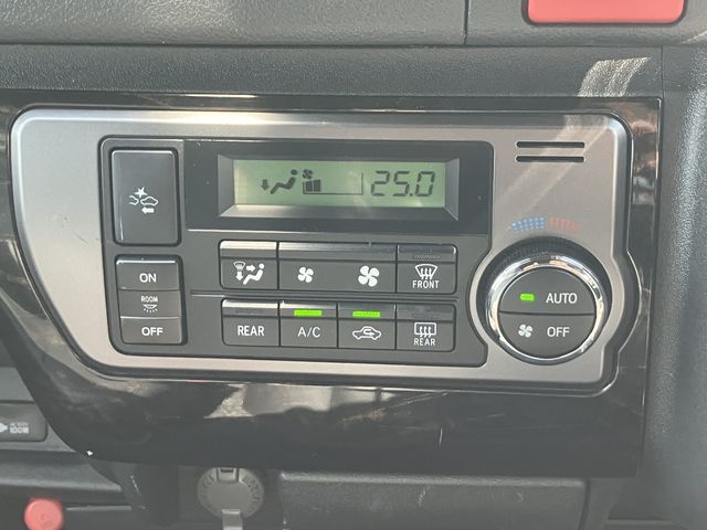 TOYOTA HIACE VAN 2WD 2022 Image 31