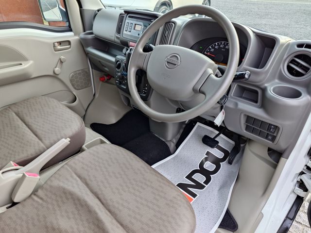 NISSAN NV100 CLIPPER 2018 Image 31