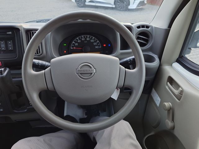NISSAN NV100 CLIPPER 2018 Image 31