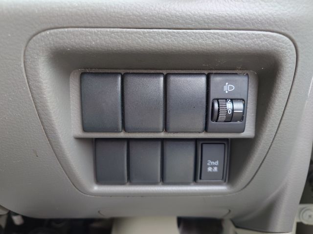 NISSAN NV100 CLIPPER 2018 Image 31