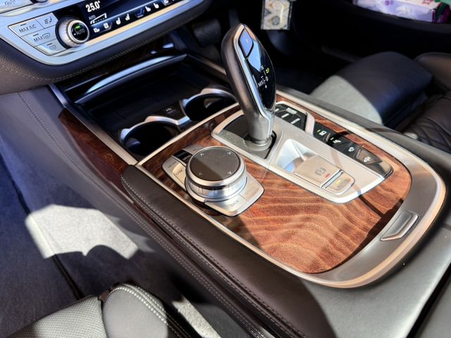 BMW 7SERIES 2021 Image 31