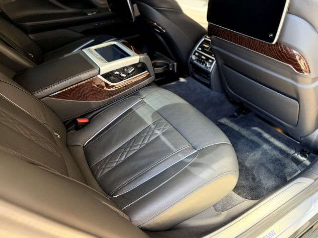 BMW 7SERIES 2021 Image 31
