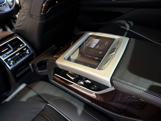 BMW 7SERIES 2021 Image 31