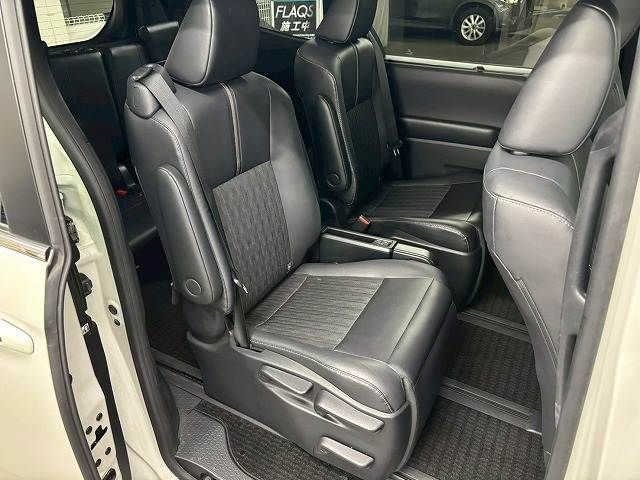 TOYOTA NOAH HYBRID 2023 Image 31