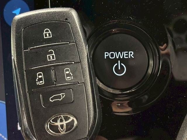 TOYOTA NOAH HYBRID 2023 Image 31