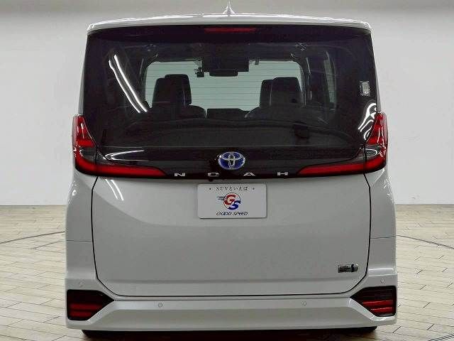 TOYOTA NOAH HYBRID 2023 Image 31