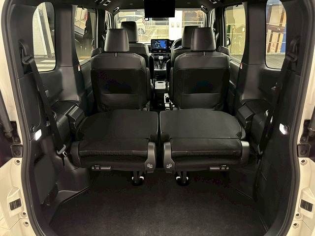 TOYOTA NOAH HYBRID 2023 Image 31