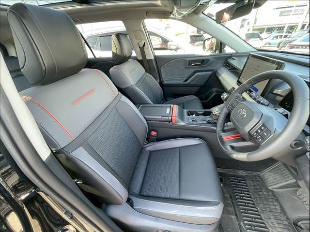 TOYOTA RAV4 HYBRID 4WD 2026 Image 31