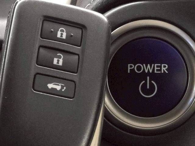 TOYOTA LEXUS NX300H 2018 Image 31