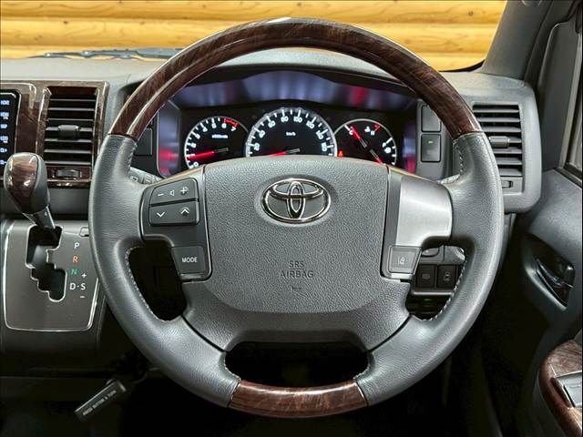 TOYOTA HIACE VAN 2WD 2019 Image 31