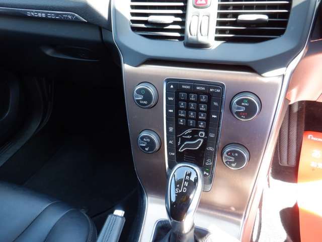 VOLVO V40 CROSS COUN 2014 Image 31