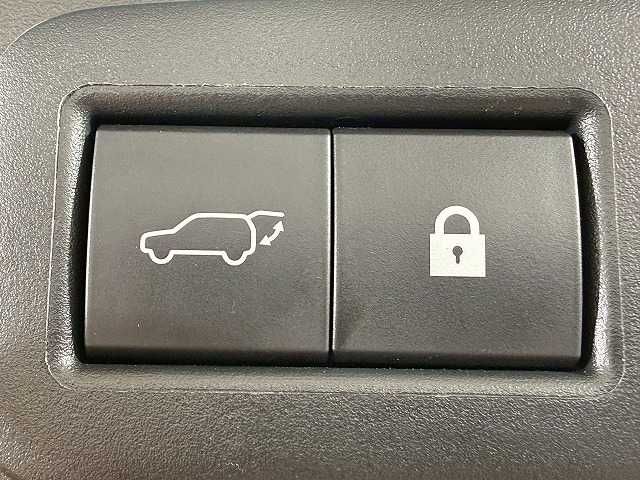 TOYOTA LEXUS UX250H 2018 Image 31