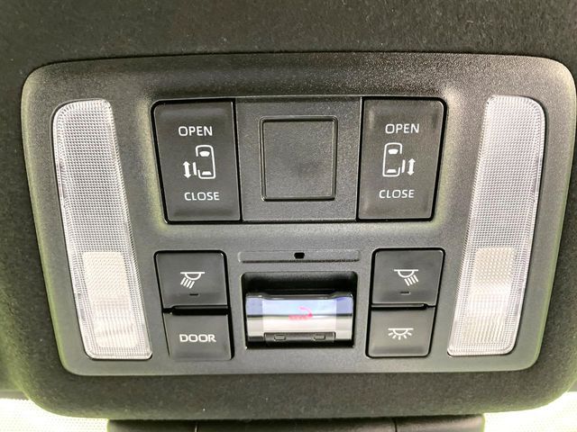 TOYOTA VOXY HYBRID 2023 Image 31