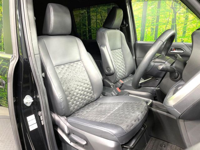 TOYOTA VOXY HYBRID 2023 Image 31