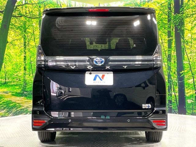 TOYOTA VOXY HYBRID 2023 Image 31