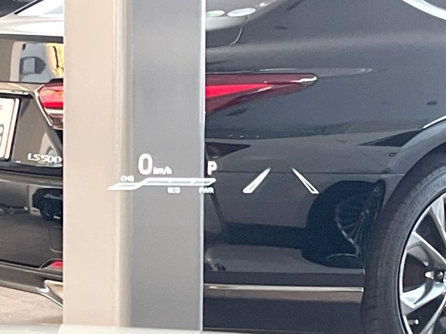 TOYOTA CROWN SEDAN HYBRID 2018 Image 31