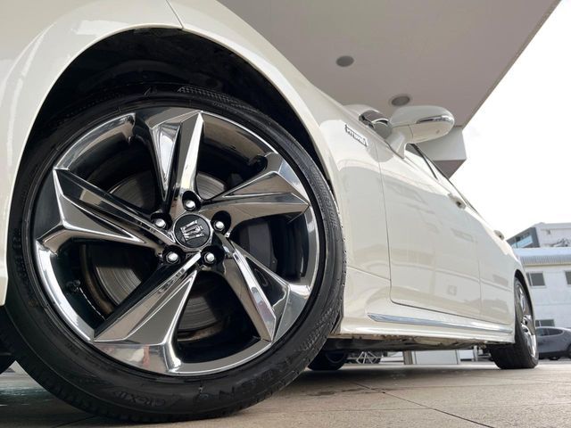 TOYOTA CROWN SEDAN HYBRID 2018 Image 31