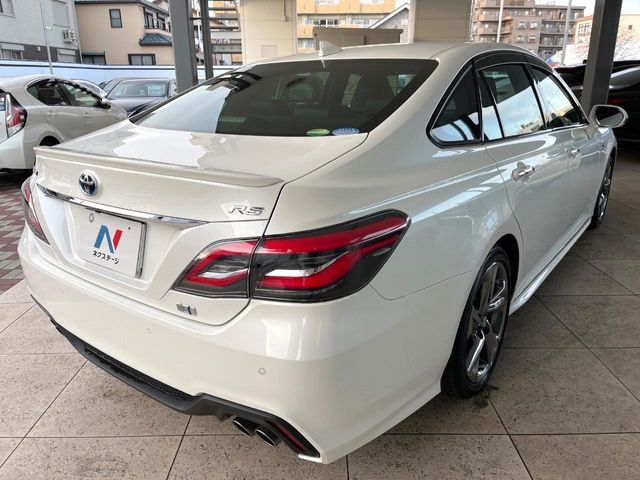 TOYOTA CROWN SEDAN HYBRID 2018 Image 31