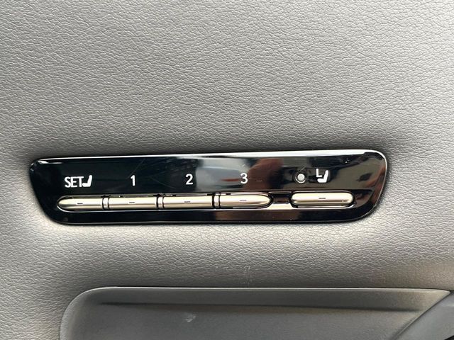 TOYOTA LEXUS LS500H 4WD 2017 Image 31