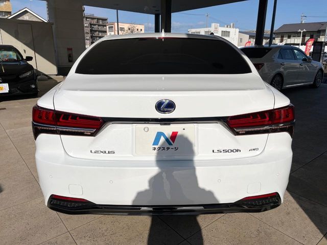 TOYOTA LEXUS LS500H 4WD 2017 Image 31