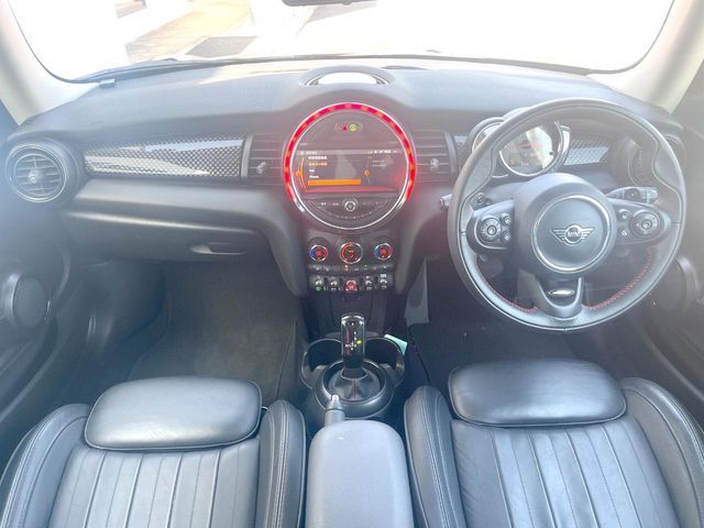 BMW MINI COOPER S 2019 Image 31