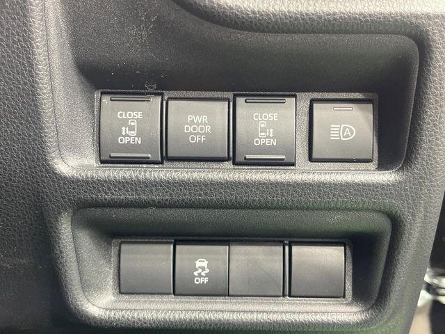 TOYOTA SIENTA HYBRID 2025 Image 31