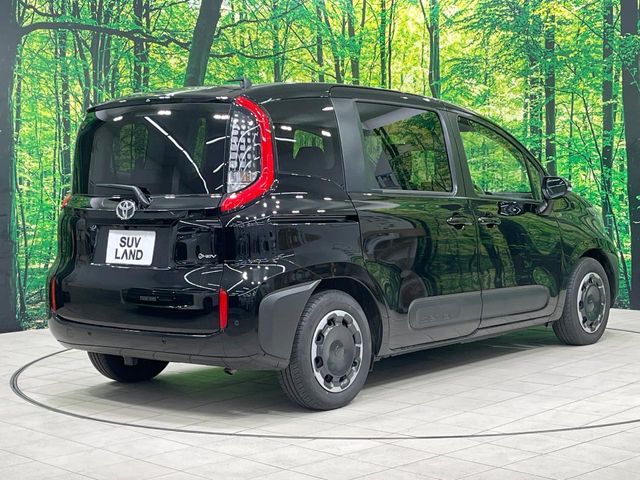 TOYOTA SIENTA HYBRID 2025 Image 31