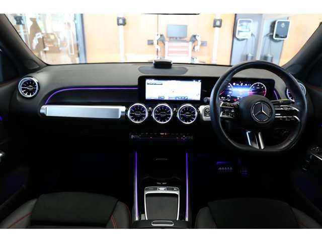 MERCEDES BENZ GLB 2025 Image 31